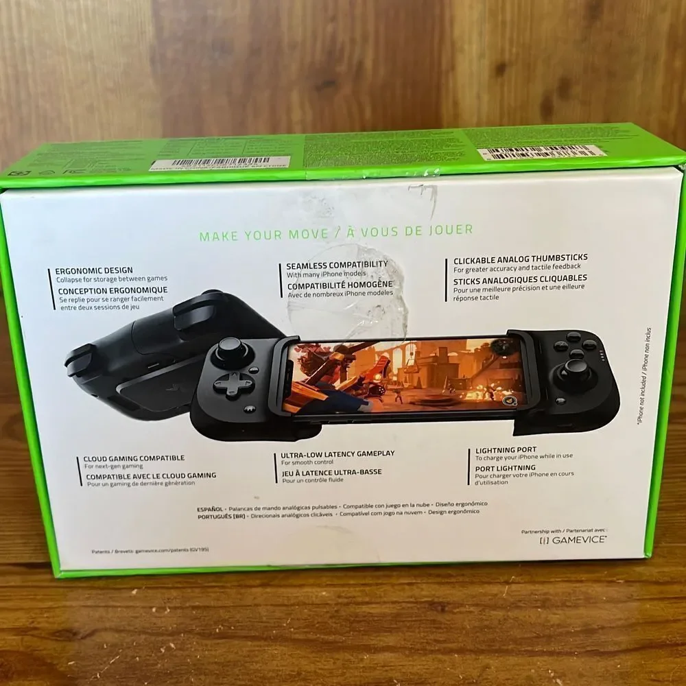 Razer‎ Kishi Mobile Game controller for iPhone iOS Lightning port pass through